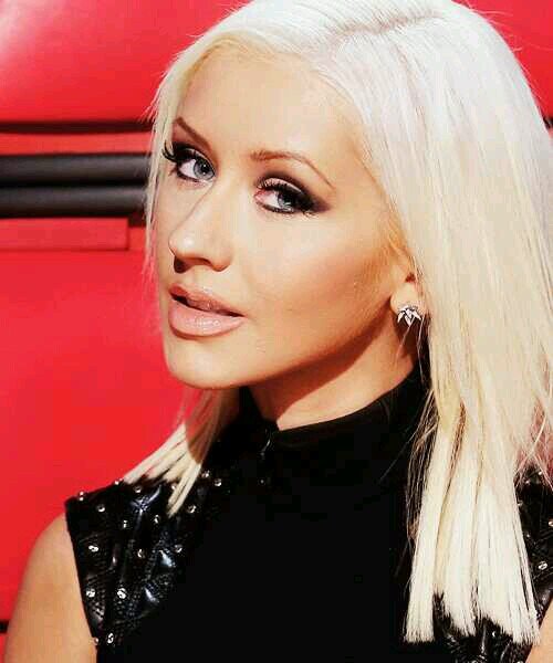 CHRISTINA AGUILERA IS THE BEST