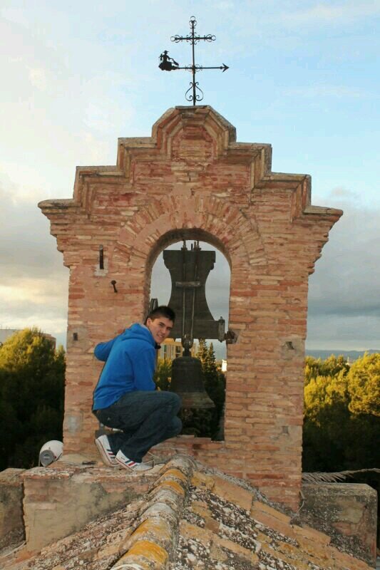 📚 Graduado en pedagogía por la Universidad de Valencia.

🏍️
🎸
🔔
🏕️
⛰️