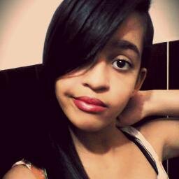 Eu quero ver o sol atrás do monte, eu quero ver o brilho que ele traz, eu quero ouvir de novo a Sua voz ♫ ROSARIANA *-*