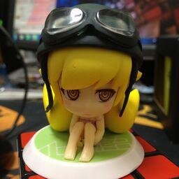 ピアノ練習中のおたく　OW2プレイなう　たまにヒカセン