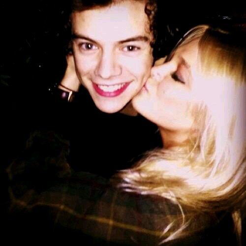 Perrie is my girlfriend, I love her to the moon and back. || Baby Styles