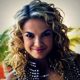 sou roberta aluna do elite way.sou apaixonada pelo diego.sou rebelde respeitar as regras pra mim é uma piada.assim sou eu.