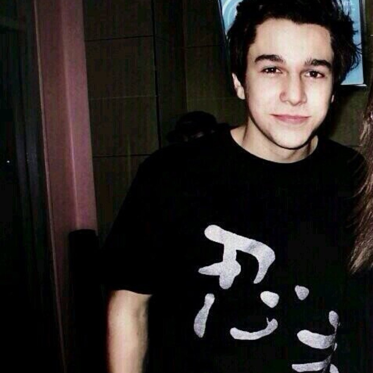 Well congrats on your free follow❘Dont follow back, follow me back on @Catloves1DandJB ↓also follow me on instagram↓