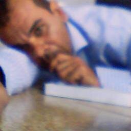 Sou aquele que Deus escolheu como profeta entre as nação,Antes que sai da madre de minha mãe eu fui consagrado e ungido ..Jeremias 1 ver 5.