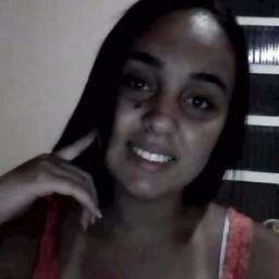 A luz que me guia, é mais forte que os olhos que me cercam !