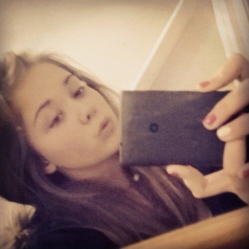 Follow me✌ f*** fake friends, where your real friends at -Drake
