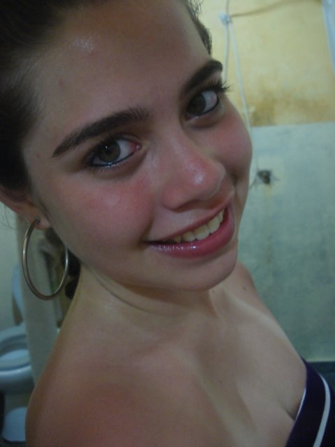santista, 18, estudante de Direito, bailarina, baixista, evangelista de crianças e Jesus freak =)