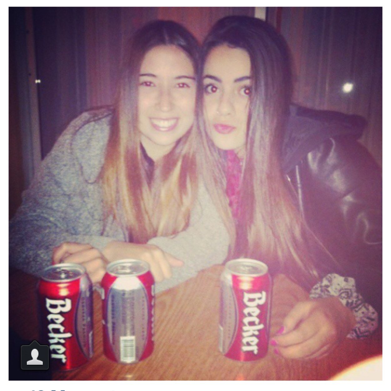 Nací para cometer errores y no para fingir ser una persona perfecta... Sí por tonta me caí, por cabrona me levanto.