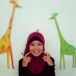senyum, canda, tawa, dan menggila!! :)