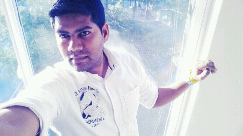 Razi413's profile picture. 