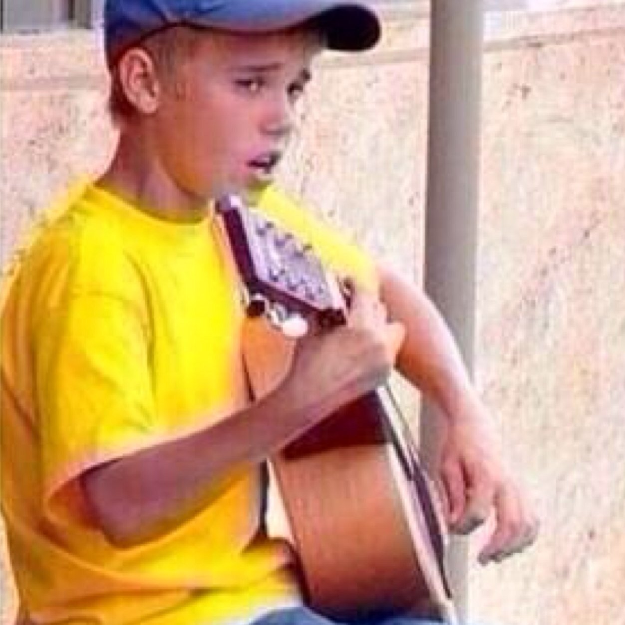 gibraltarauhls's profile picture. 15. Carolina. Belieber. 16/3/13 BelieveTour Follow me I follow back