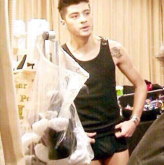 LooToo38's profile picture. @StellinaArthur I GAVE YOU FREE FOLLOW SO NOW YOU GO AND FOLLOW @StellinaArthur OR I UNFOLLOW YOU!! Ask for follow back :)