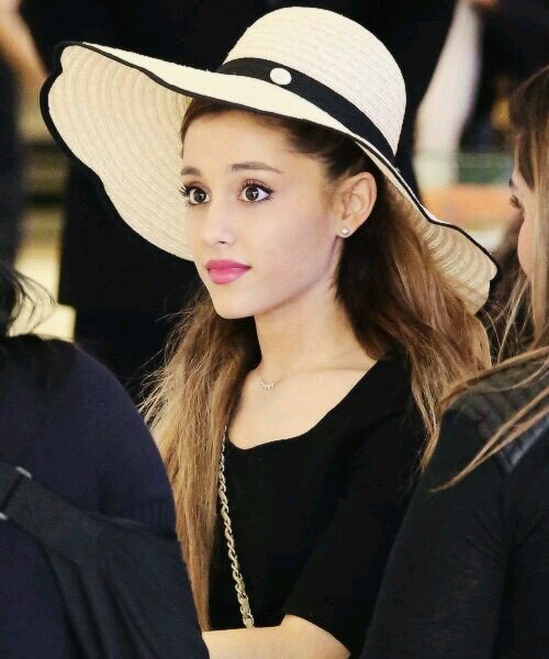 Free follow, follow my account @DieArianatorAG or unfollow  i'll follow back if your an arianator