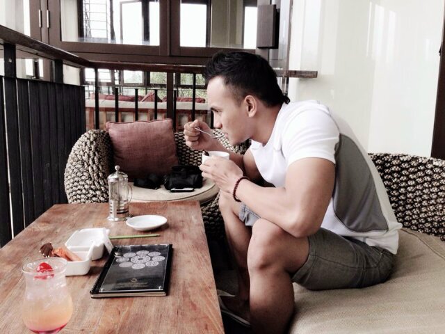 Tanpa karakter kita hanyalah raga tanpa jiwa yang digerakkan oleh keadaan, bukan menciptakan keadaan