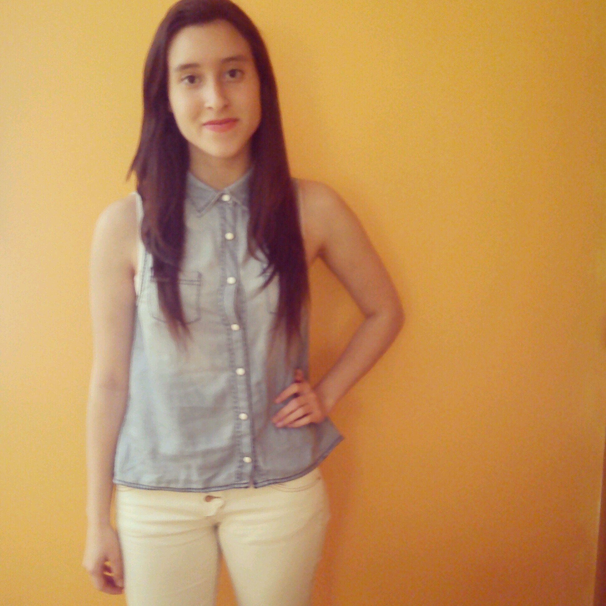 The best curve of a woman is her smile :).
 I love @justinbieber . #BelieveinyourDreams.
 instagram: macarenacorts