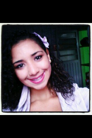 Olá!
bom...Sou legal,simpática,critica e adoro fazer novas amizades!!!Simplesmente EU ^.^ Bjks!