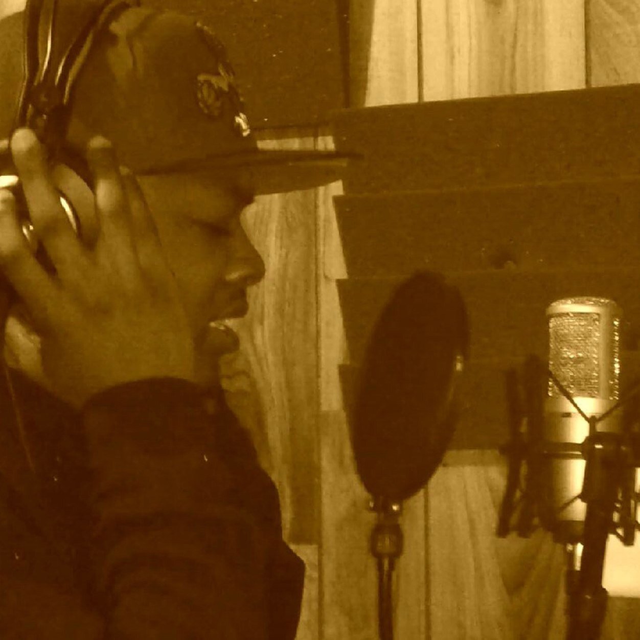 guldatsbaybay's profile picture. I'm only me, I'm only human. Live life learning lessons. - BAYBAY from SOUTHLAWN