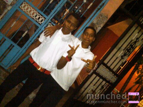 Doy=gracias a dios por stos 17 years old no me gustan ke hablen de mi pero no me importa porke eso me da 3 pito