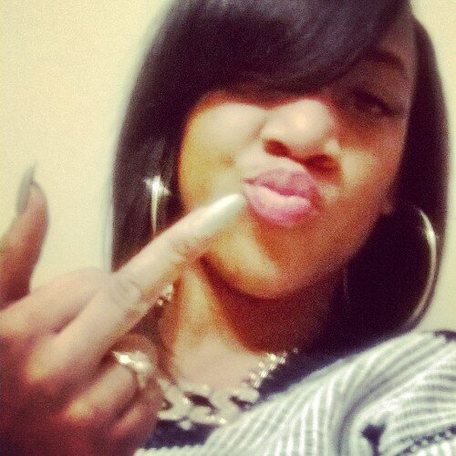 i pay these hoes no mind............cuz my money comes first  period ;)