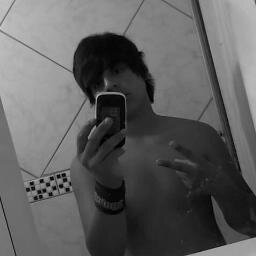 - Um brinde à sua arma perfeita.