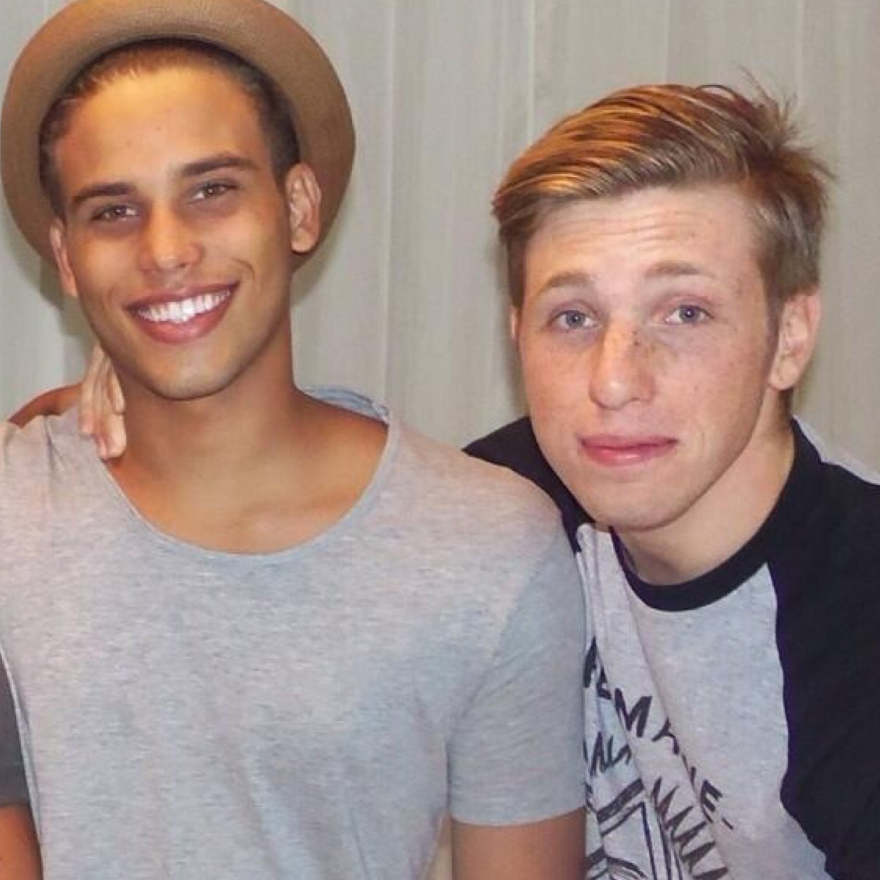 0/4 ,P9 ♡ jon, mike, igu e gui ♡