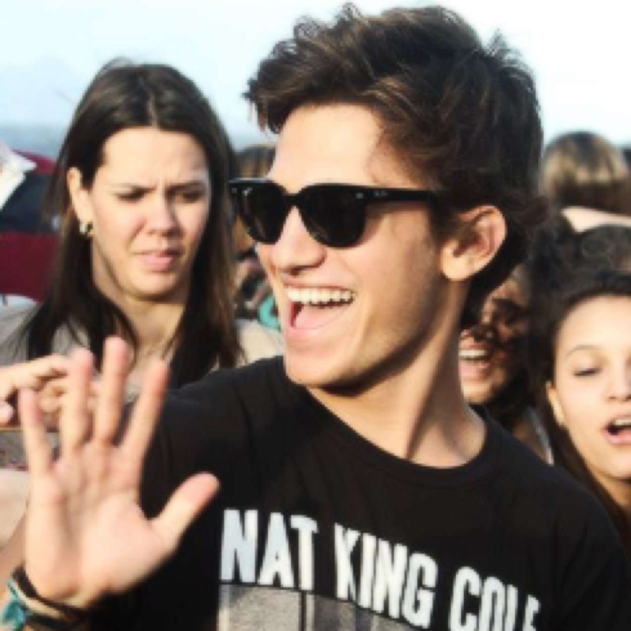 passion_pniner's profile picture. O amor é como a gota de mercúrio, é preciso manter a mão aberta para retê-lo. Se a fecharmos, ele escapa.