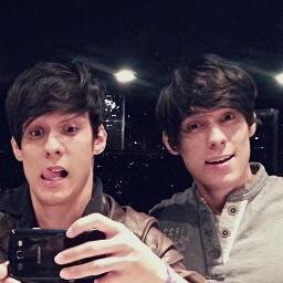'   Pra você eu dou o mundo, por você eu largo tudo ♫  Victor Freitas & Felipe ♥  #SINCE: 03/11/12 as 17:57