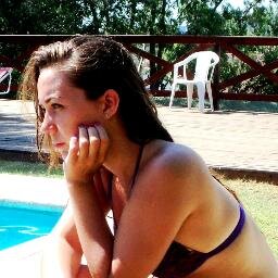 VickyJavega's profile picture. Quien pudiendo decir algo en diez palabras usa veinte, es capaz de cualquier otra mala acción.