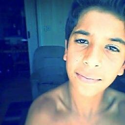 O abaixo de Deus e acima do trouxas , aquele que sua filha tenta pegar e seu filho tenta imitar