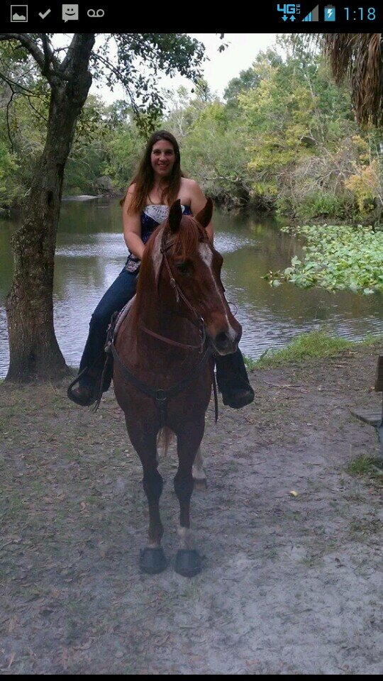 32 yr old single mom with a beautiful 4 yr old little girl we love living our farm life in the country