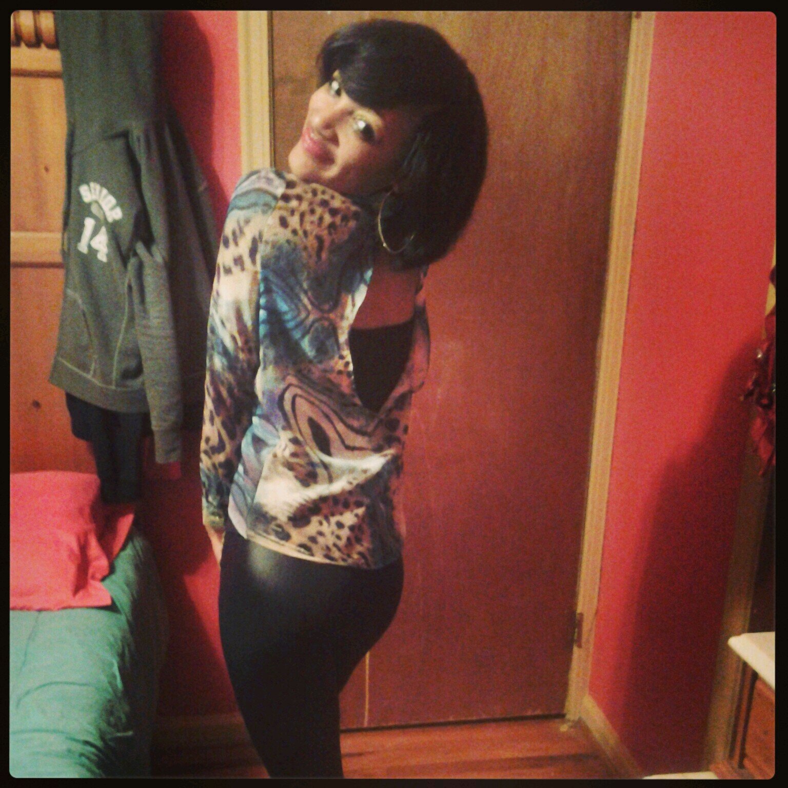 Kaleah is my name. Zodiac killer; Aquarius. Living life with no limits. Single, but my heart is taken.