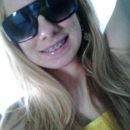 Melhoor fala as qualidades porqe os defeitos o poovo ve ate onde não tem *---*