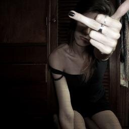 _ihateihate's profile picture. Destrozadora de ilusiones, mentirosa de profesión, buscando mi perfección.