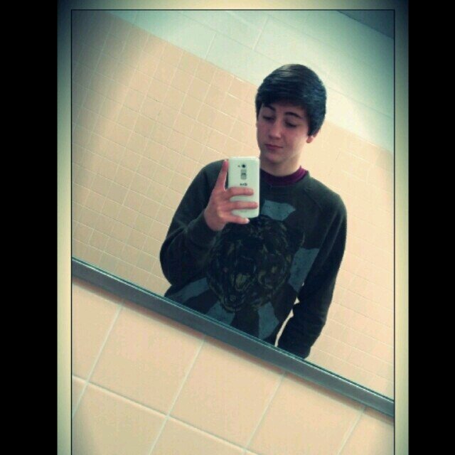 im 15. instagram @jordans_instagram23 i skateboard an snowboard. play lax an basketball