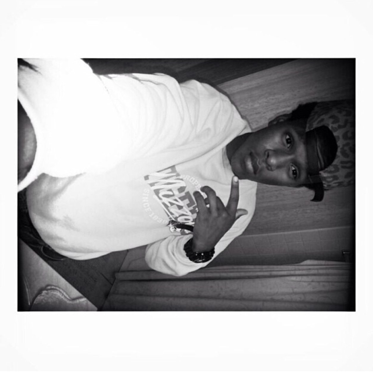 ap0llo__'s profile picture. Idk bruh. confused