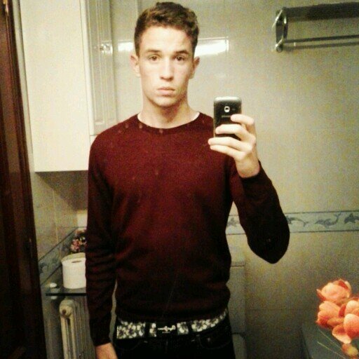 96Otero's profile picture. Se hace lo que se puede no?                                                      Fan del mejor lateral del mundo:                          Alvaro Arbeloa