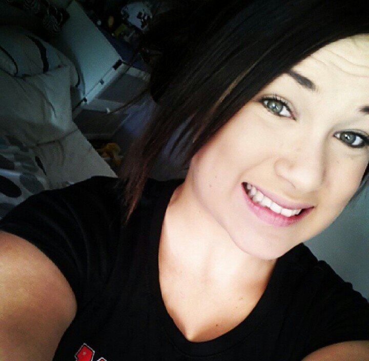 Hi, I'm Kayla. 
Follow me back!

This is my new twitter