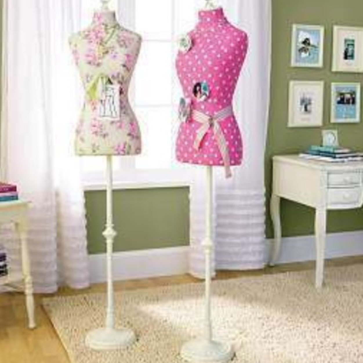 TomKatStitchery's profile picture. 