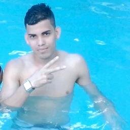 não importa quantas pessoas estejam contra você , se #DEUS estiver ao seu lado, nada pode te derrubar.