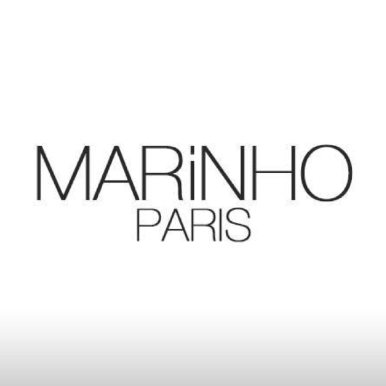 Premier concept français de manucure semi-permanente - Sans acide ni solvant /   First French gelpolish concept - No acid no solvent