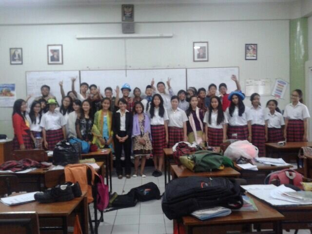 TarPat #35 8.3| 31 people, 17 girls, 14 boys. 1 great teacher!