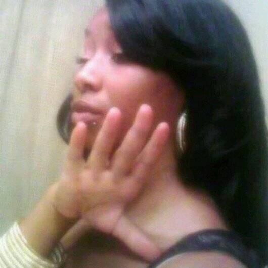 23 young n living life free.Getting money is my hobby