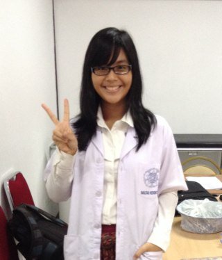 I'm funny, silly, chubby and a cupcake lover hohoho