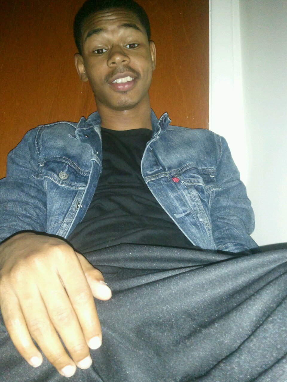 I'm Jamacian,Indian,puerto Rican 718 to 410 to 252 model for L&M everyone follow me on IG:@_goldenpolo10
