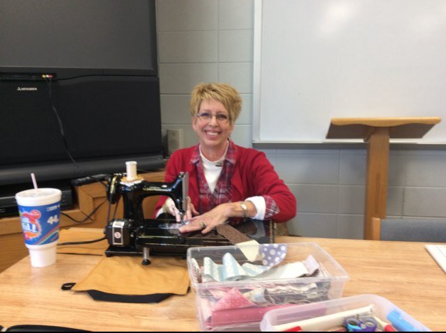 Quilter, shopper, and loves to sew..... Love to make quilts for my family....