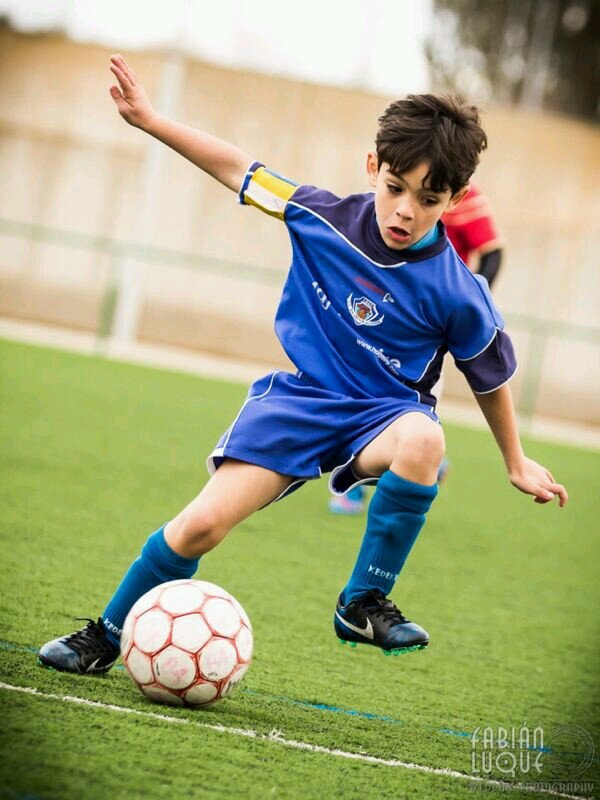 FUTBOL COMO ESTILO DE VIDA 
ENTRENADOR DE FUTBOL