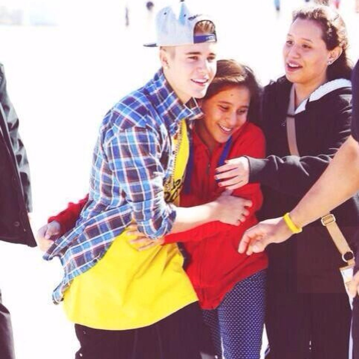 TeamBieberHood's profile picture. Justin Bieber complete #Journals is out on Itunes, and don't forget to check out #BelieveMovie on theaters! ♡