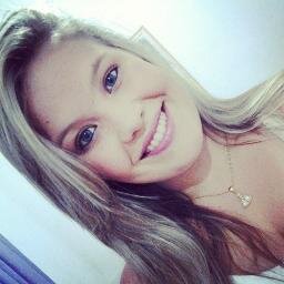 Sorrindo a toa, só vibrando amor e paz, 18, modelo, ama moda e musica.
