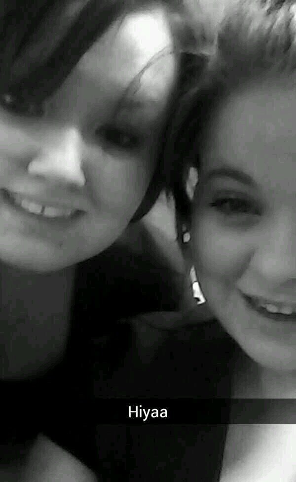 LozzzzaaaMarie's profile picture. 