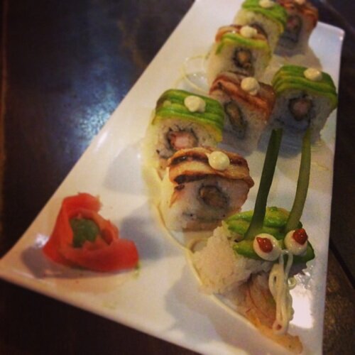 We serve delicious japanese food such as sushi, sashimi, teriyaki, katsu, ramen, udon and many more!!